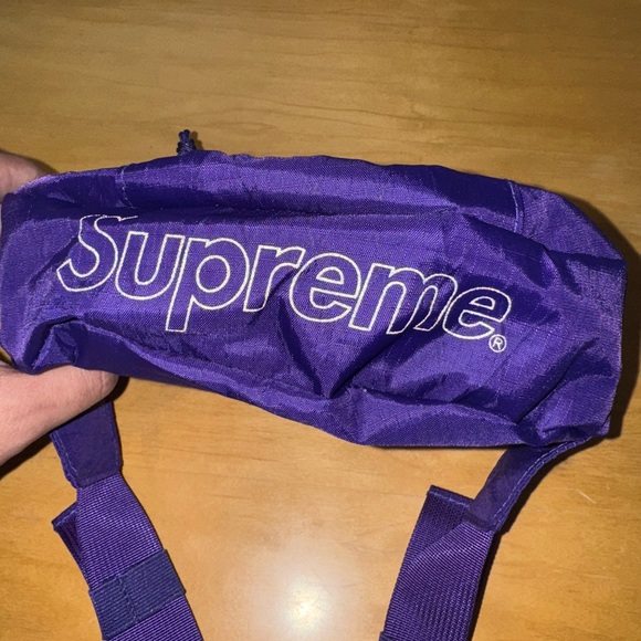 Supreme Purple crossbody - Picture 2 of 6